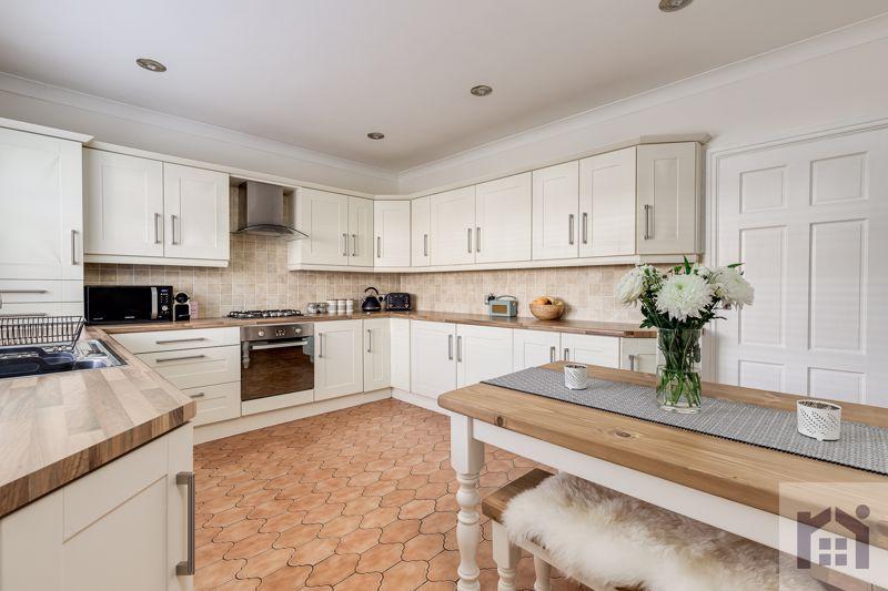 Dining kitchen