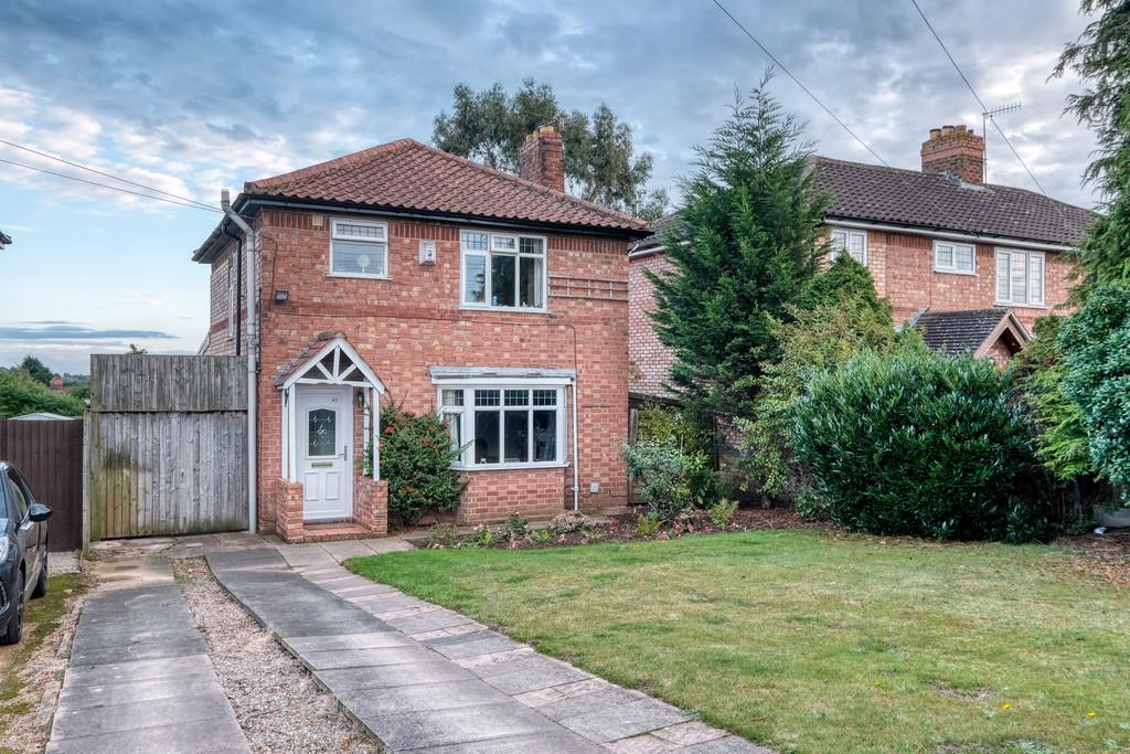 61 Perryfields Road, Bromsgrove, B61 8SZ 3 bed detached house £325,000