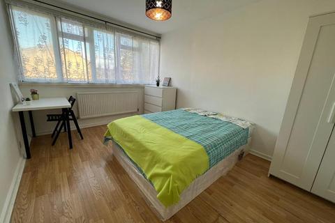 3 bedroom flat to rent - Lomas Street, Whitechapel, London, E1 5BG
