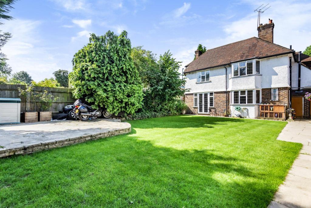 Croham Valley Road, South Croydon, Surrey, CR2 7JG 4 bed detached house