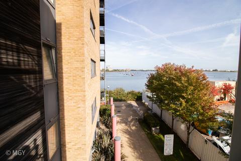 2 bedroom flat to rent - Lady Isle House, Prospect Place, Cardiff Bay