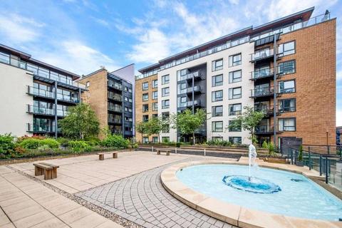 2 bedroom flat to rent, Boardwalk Place, Blackwall Basin, Canary Wharf, South Quay, London, E14 5SG