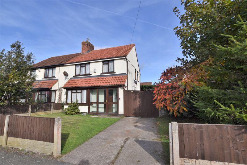Reeds Lane, Moreton, Wirral 3 bed semidetached house £185,000