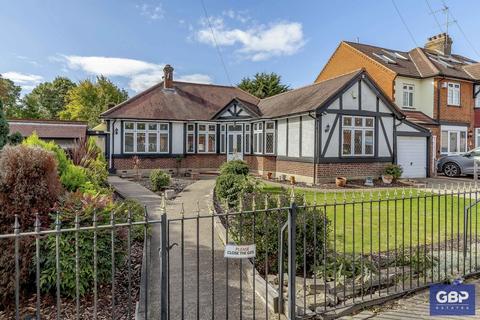 3 Pettits Lane, Romford, RM1 4HL