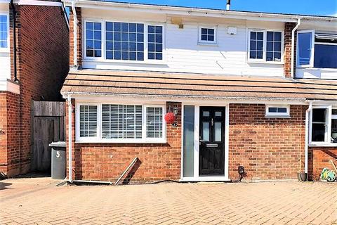 5 Dean Close, Windsor, SL4 4PL
