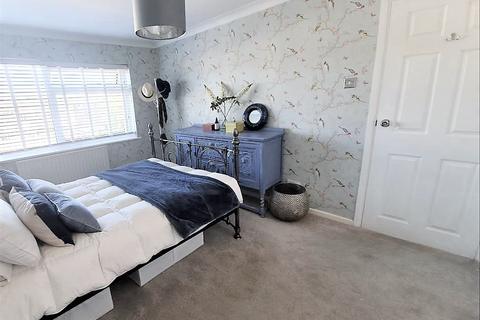 5 Dean Close, Windsor, SL4 4PL