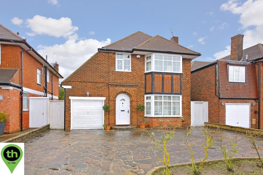 Harrowes Meade, Edgware 4 bed detached house £875,000