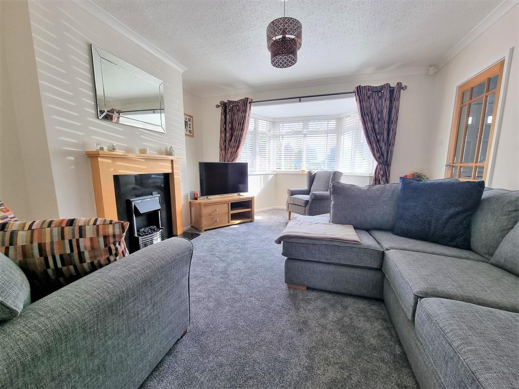 Morris Drive, Nuneaton 3 bed terraced house £180,000