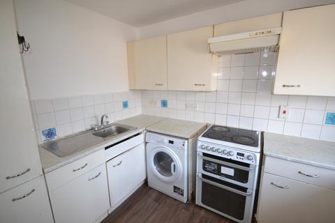 2 bedroom flat to rent, Fenman Gardens, Ilford
