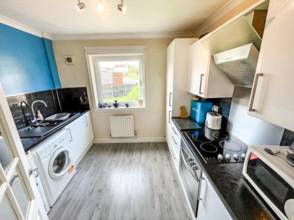 Dunearn Drive, Kirkcaldy 2 bed flat £63,000