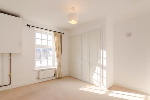 4 Bishopfields Cloisters, York, YO26 4ZL
