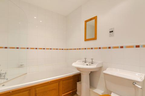 4 Bishopfields Cloisters, York, YO26 4ZL