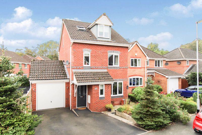 Bluebell Close, Leekbrook, ST13 4 bed detached house £285,000