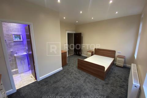 9 bedroom house to rent - St. Michaels Villas, Leeds LS6