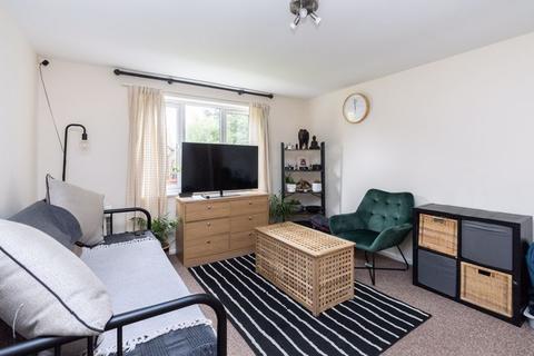 25 Clowser Close, Sutton, SM1 4TP