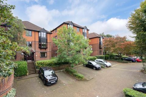 25 Clowser Close, Sutton, SM1 4TP