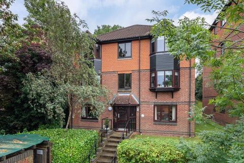 25 Clowser Close, Sutton, SM1 4TP
