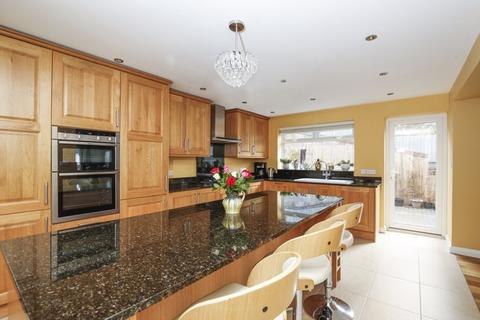 21 Cromwell Avenue, Bromley, BR2 9AG