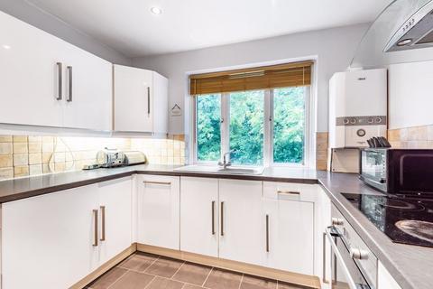 18b Abbey Road, South Croydon, CR2 8NG