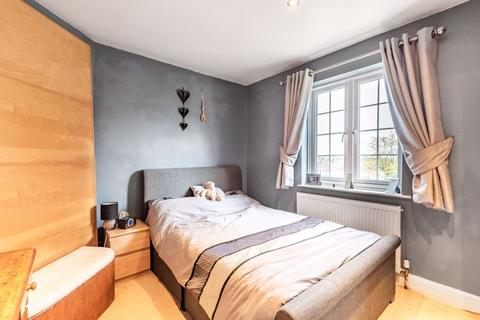 18b Abbey Road, South Croydon, CR2 8NG