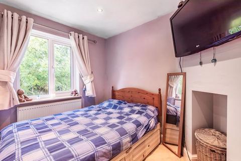 18b Abbey Road, South Croydon, CR2 8NG