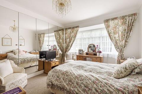16 Melrose Road, Coulsdon, CR5 3JH