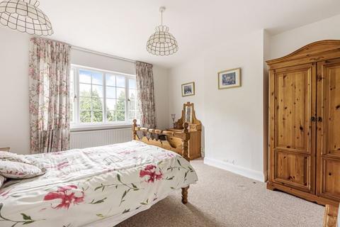 16 Melrose Road, Coulsdon, CR5 3JH