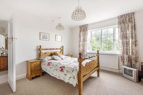 16 Melrose Road, Coulsdon, CR5 3JH