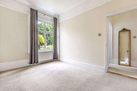 Flat 2, 101 Holmesdale Road, Reigate, RH2 0BT