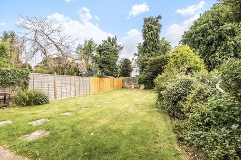 Flat 2, 101 Holmesdale Road, Reigate, RH2 0BT