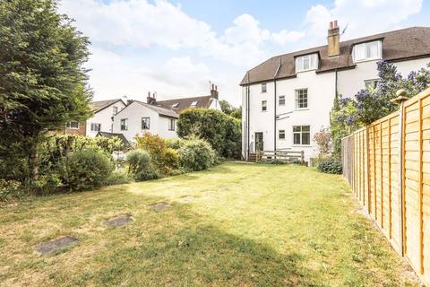 Flat 2, 101 Holmesdale Road, Reigate, RH2 0BT
