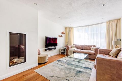 64 Whyteleafe Hill, Whyteleafe, CR3 0AB