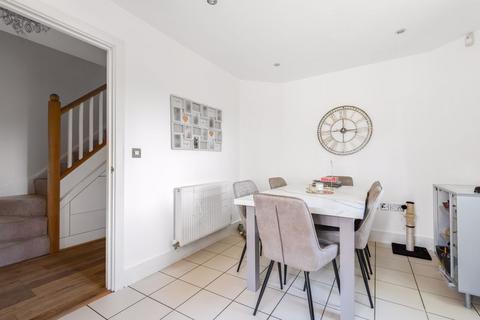 11 Chandos Gardens, Coulsdon, CR5 1HW