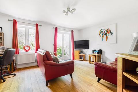 11 Chandos Gardens, Coulsdon, CR5 1HW