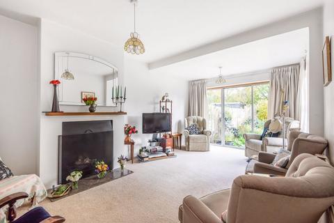 2 Whitethorn Avenue, Coulsdon, CR5 2PP