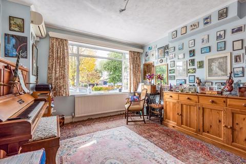 2 Whitethorn Avenue, Coulsdon, CR5 2PP