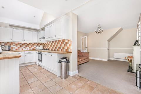 69 Rickman Hill, Coulsdon, CR5 3DT