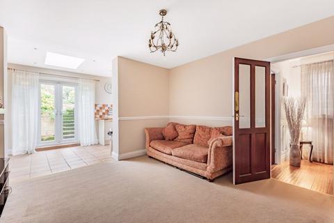 69 Rickman Hill, Coulsdon, CR5 3DT