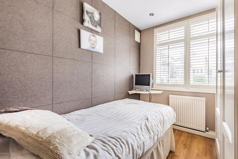 69 Rickman Hill, Coulsdon, CR5 3DT