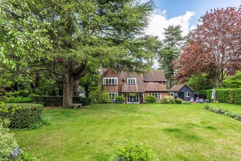 14 Briar Hill, Purley, CR8 3LE