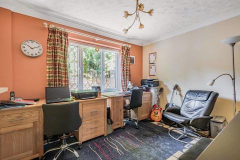 9 Benthall Gardens, Kenley, CR8 5EZ