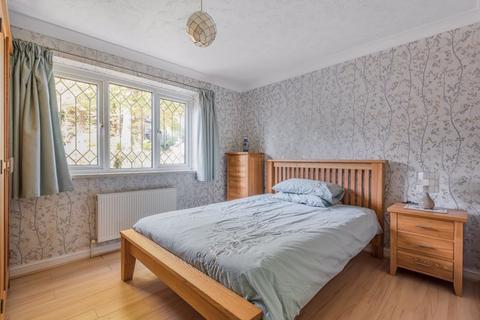9 Benthall Gardens, Kenley, CR8 5EZ