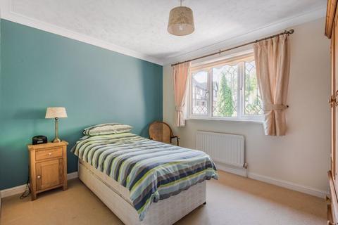 9 Benthall Gardens, Kenley, CR8 5EZ