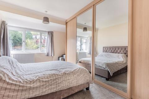 10 Oaks Road, Kenley, CR8 5NR