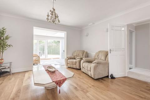 8 Lacey Green, Coulsdon, CR5 1BL