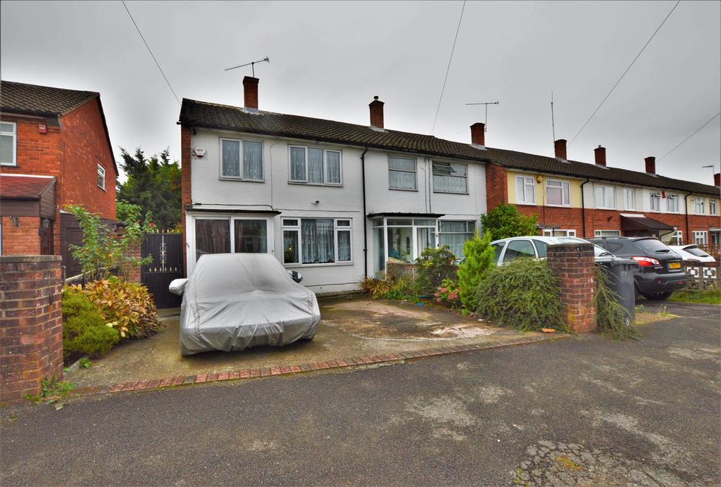 Doddsfield Road, Slough 2 bed end of terrace house £350,000