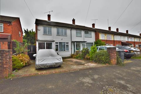 99 Doddsfield Road, Slough, SL2 2BB