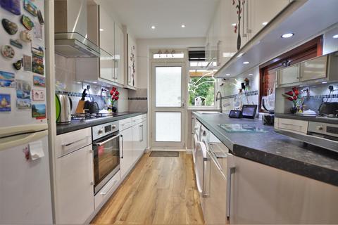 99 Doddsfield Road, Slough, SL2 2BB