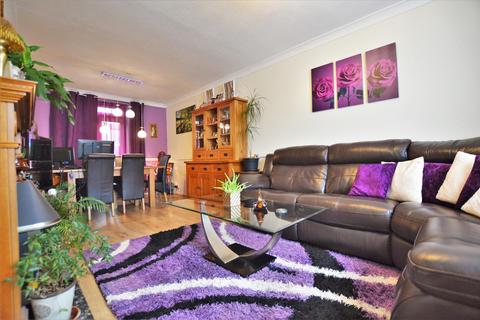 99 Doddsfield Road, Slough, SL2 2BB