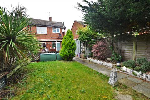 99 Doddsfield Road, Slough, SL2 2BB